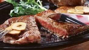 Carne gordurosa frita